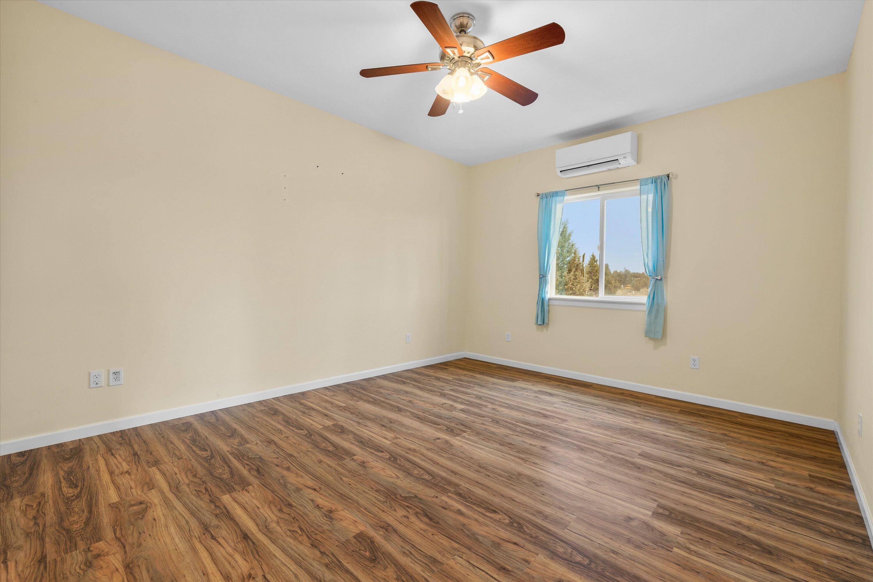 63042 Deschutes Road Bend, OR 97701 - Photo 41 of 58 ADU bedroom