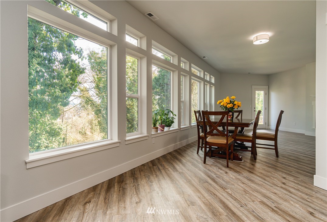 668 Lind Avenue Northwest Renton, WA 98057 - Photo 13 of 27 Gallery Image 13