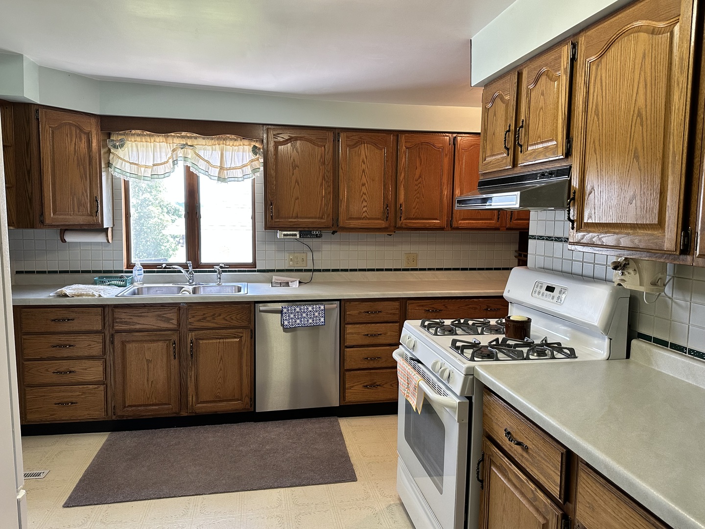 5827 Garden Plain Road Fulton, IL 61252 - Photo 7 of 28
