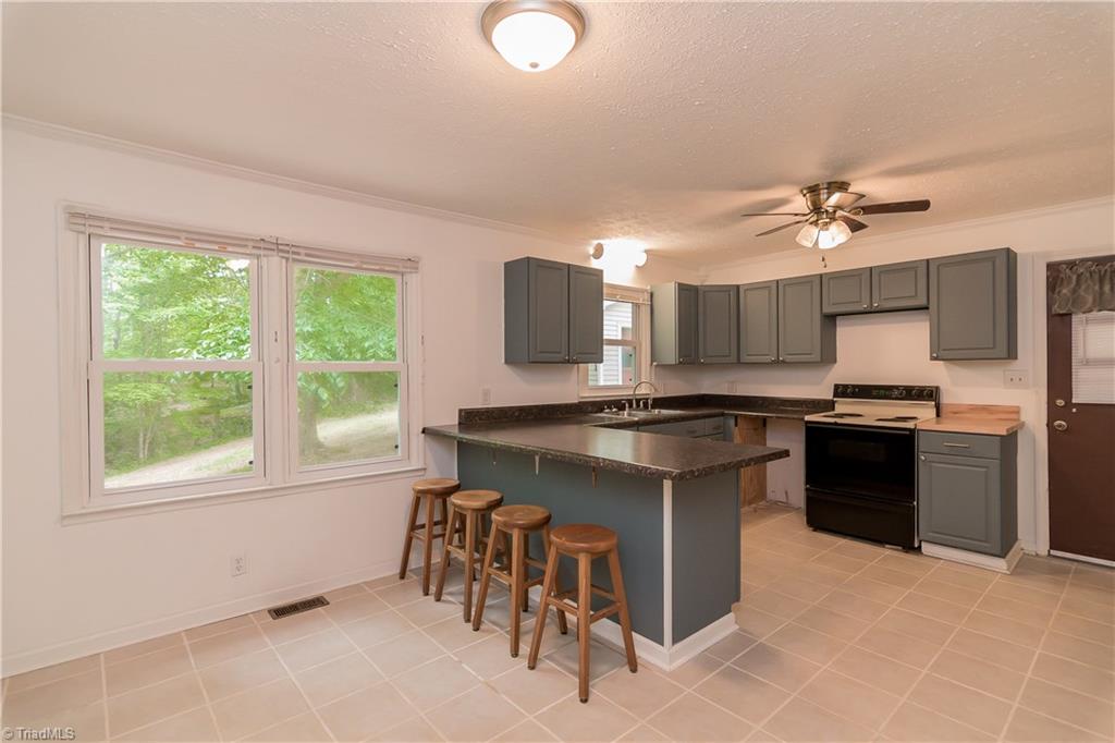 208 Spring Garden Road Reidsville, NC 27320 - Photo 9 of 27 Gallery Image 9