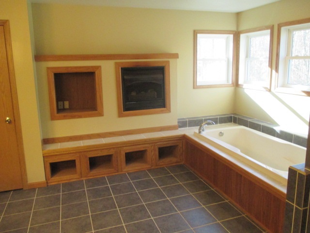 200 South Geneva Road Shepherd, MI 48883 - Photo 10 of 18 1840621-9.JPG