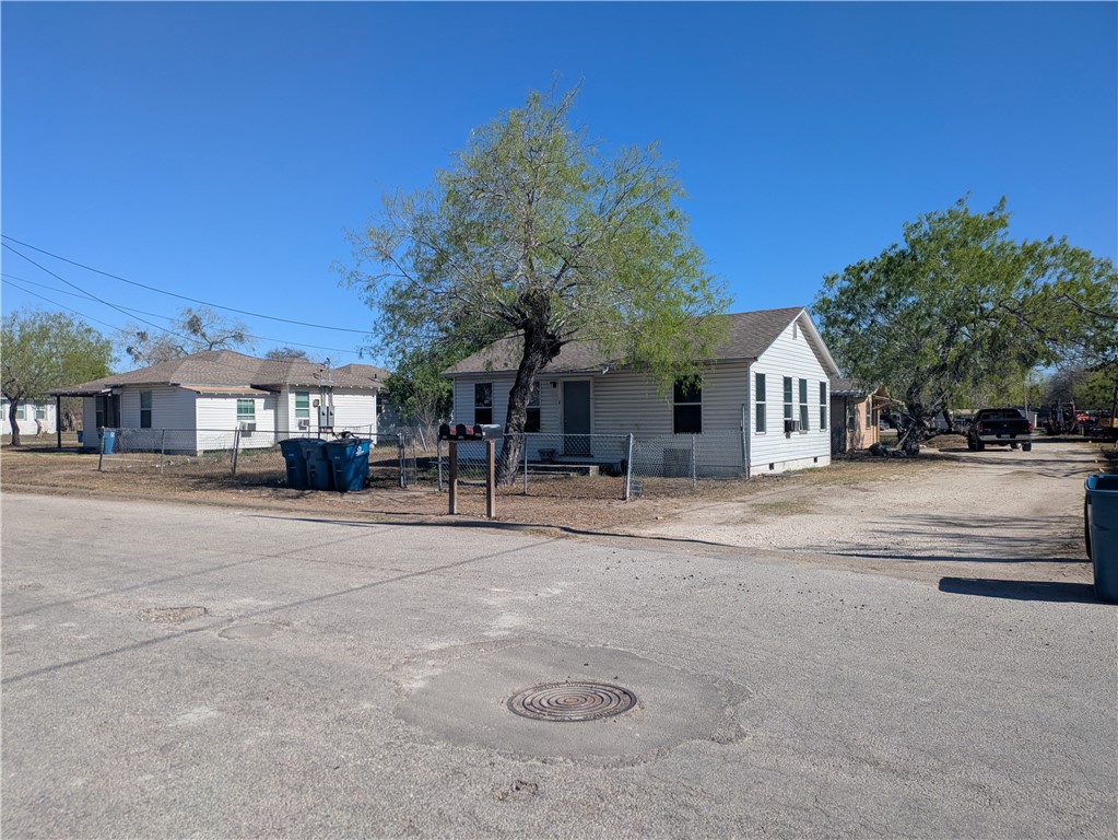 319 South Nueces Street Mathis, TX 78368 - Photo 2 of 22 309