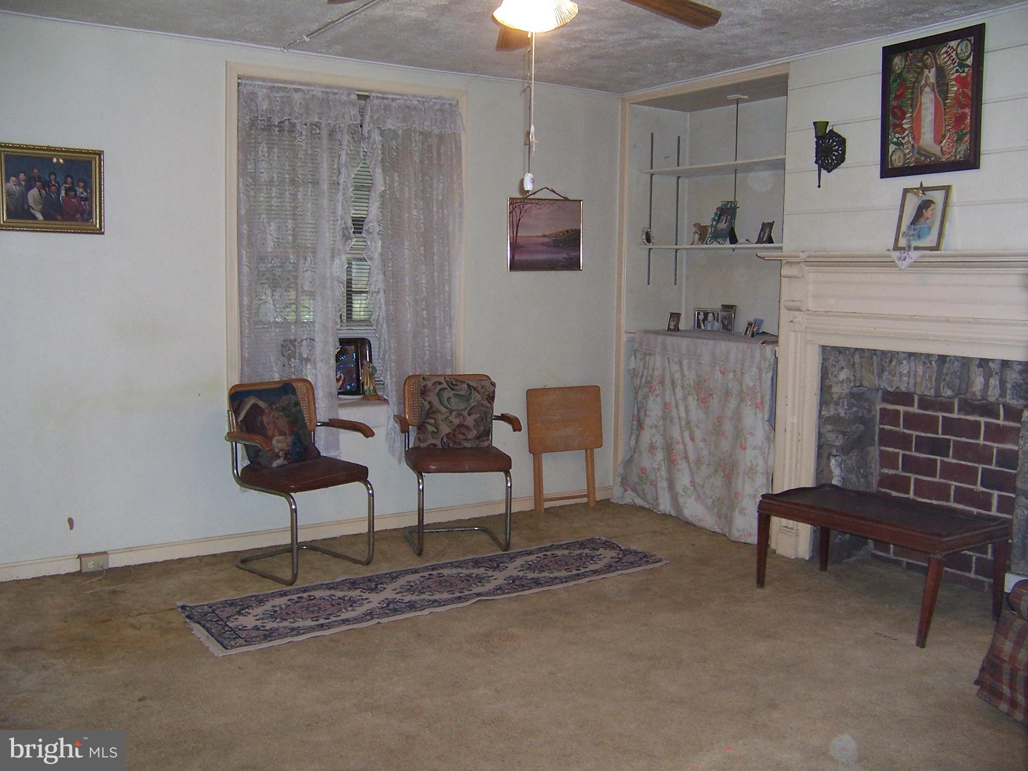 1093 Howellville Road Berwyn, PA 19312 - Photo 14 of 43 Living Room