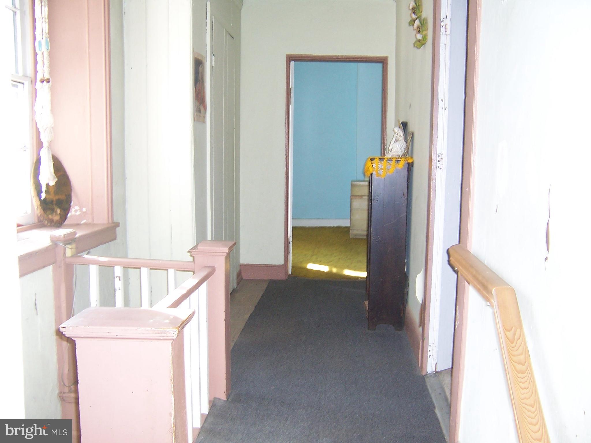 1093 Howellville Road Berwyn, PA 19312 - Photo 23 of 43 Hallway