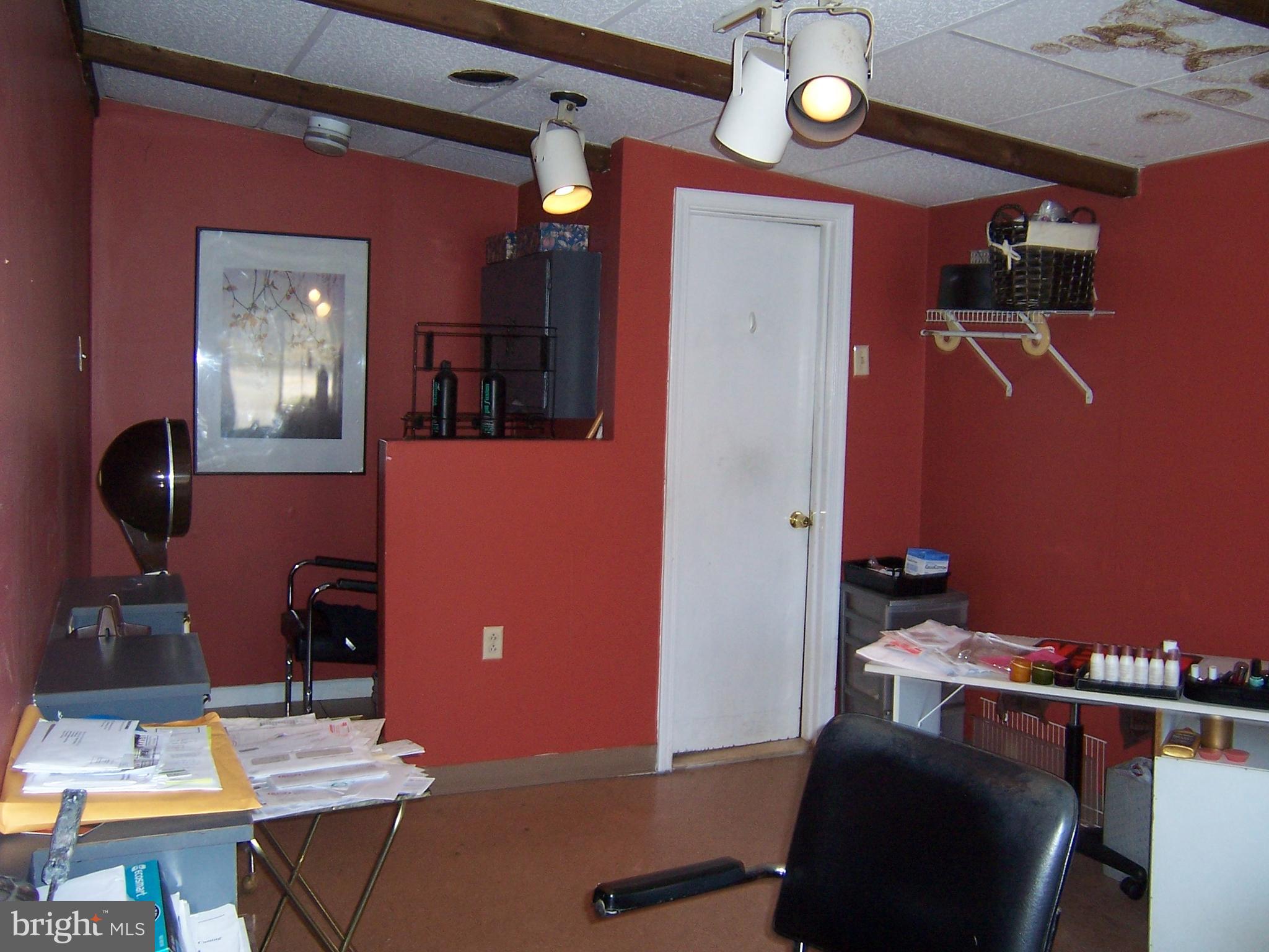 1093 Howellville Road Berwyn, PA 19312 - Photo 33 of 43 barber Shop Right Side