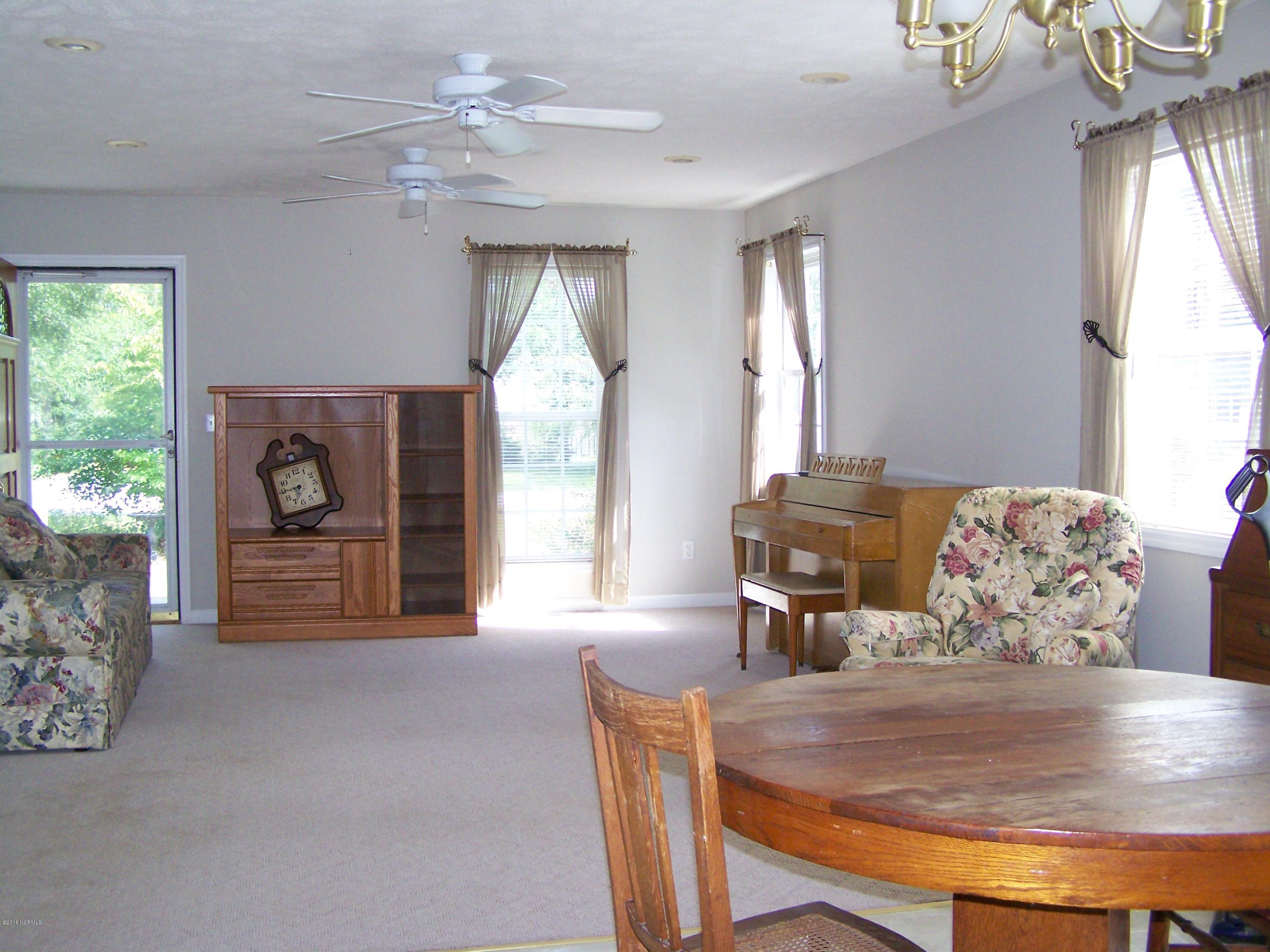 1159 Longleaf Road Southport, NC 28461 - Photo 9 of 36 100_8662