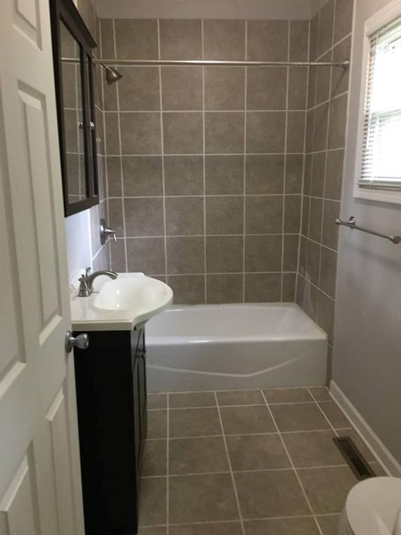 2328 Sheffield Road Aliquippa, PA 15001 - Photo 5 of 10 Gallery Image 5