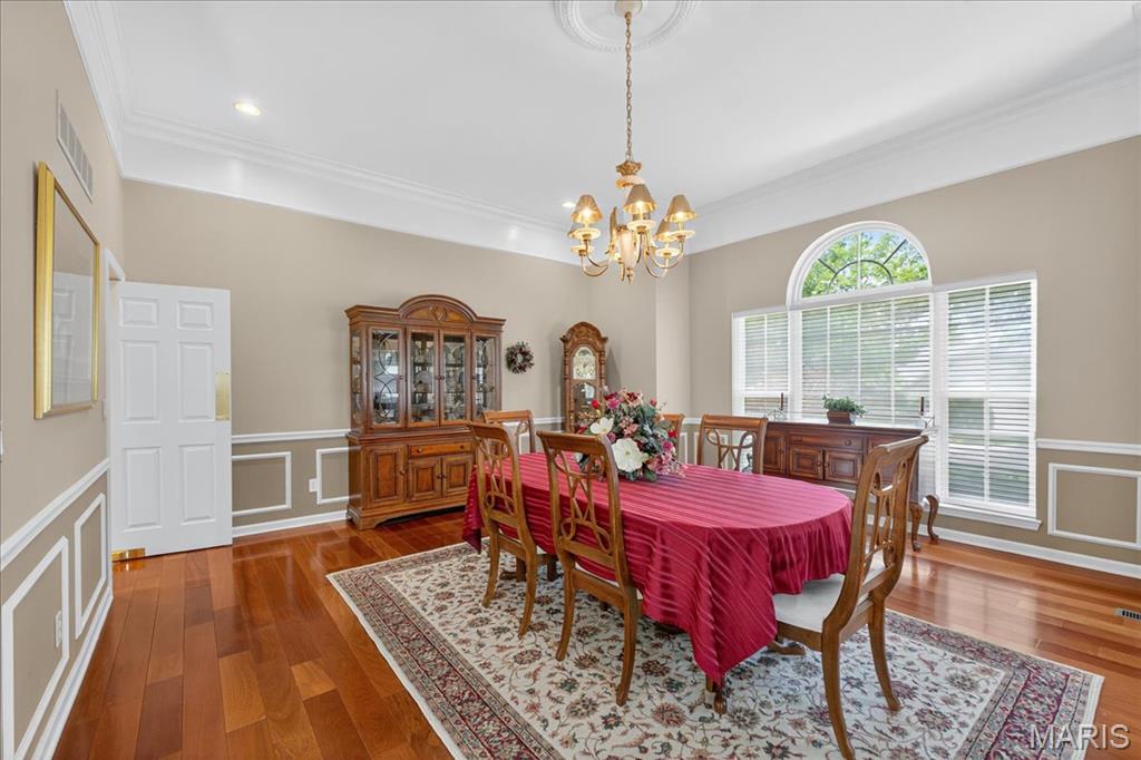 449 Shetland Valley Court Chesterfield, MO 63005 - Photo 5 of 43