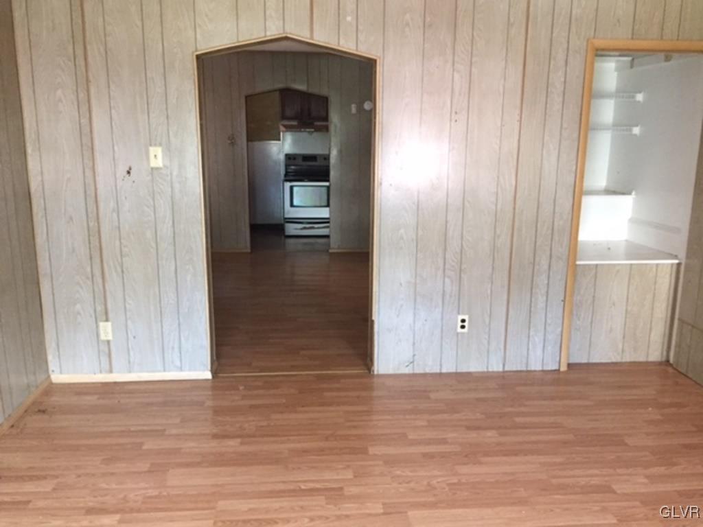 529 Seybert Street Hazleton, PA 18201 - Photo 4 of 15 Gallery Image 4