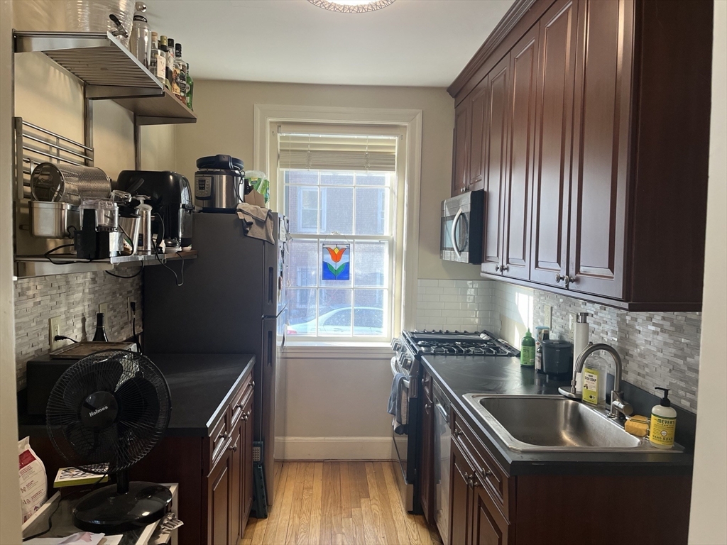 393 Broadway, Unit 1 Cambridge, MA 02139 - Photo 5 of 8
