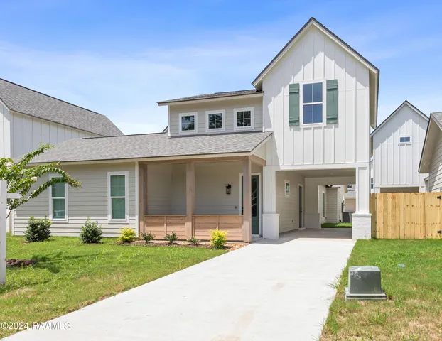 $279,999 | 120 Mayberry Grv Street, Youngsville, LA 70592