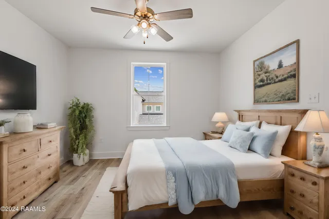 $279,999 | 120 Mayberry Grv Street, Youngsville, LA 70592