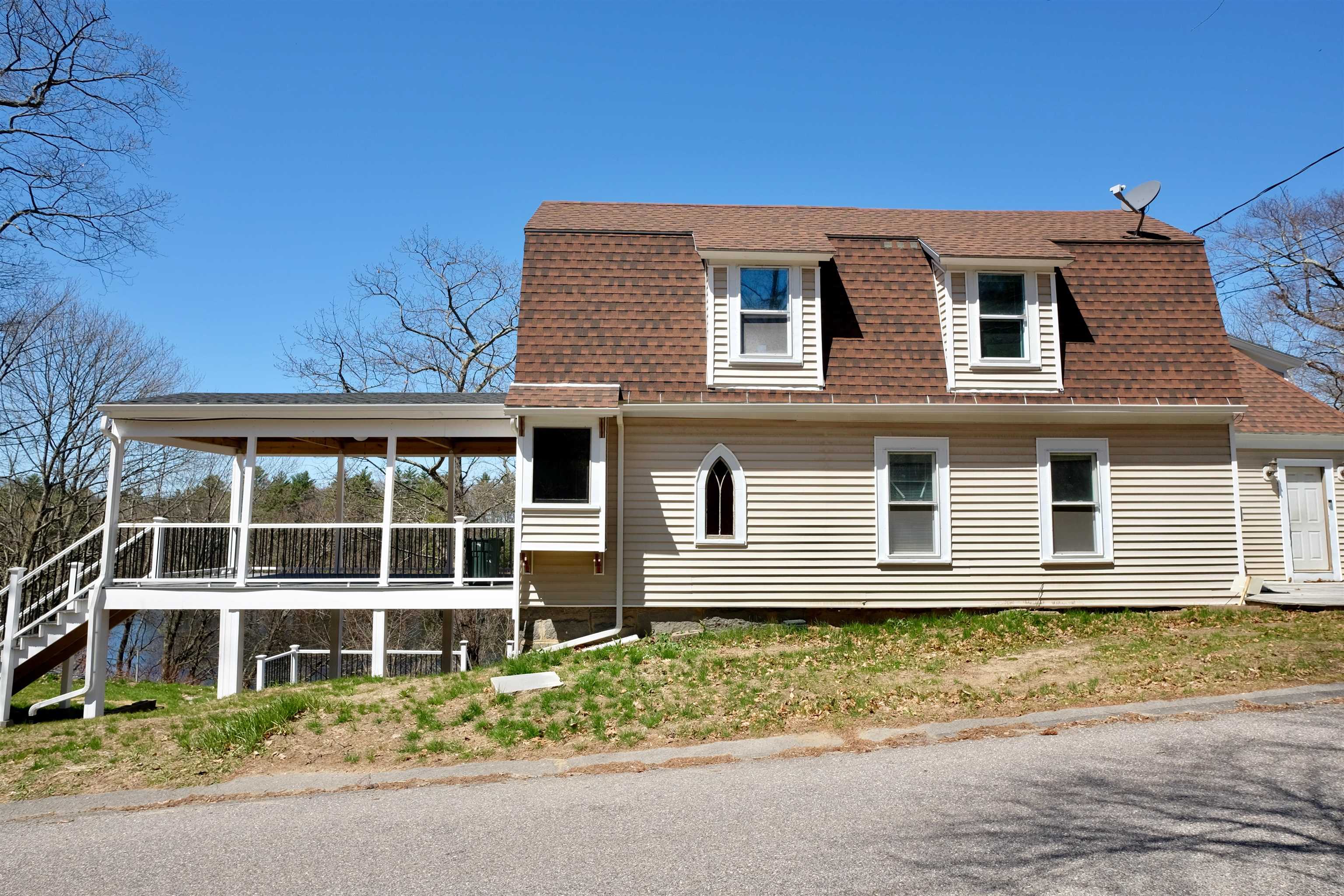 114 Garvins Falls Road Concord, NH 03301 - Photo 1 of 46
