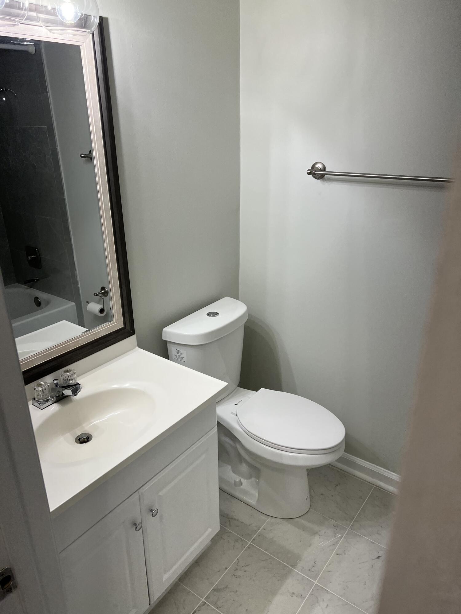 1810 Mepkin Road, Unit 1009 Charleston, SC 29407 - Photo 9 of 10 upstairs bathroom