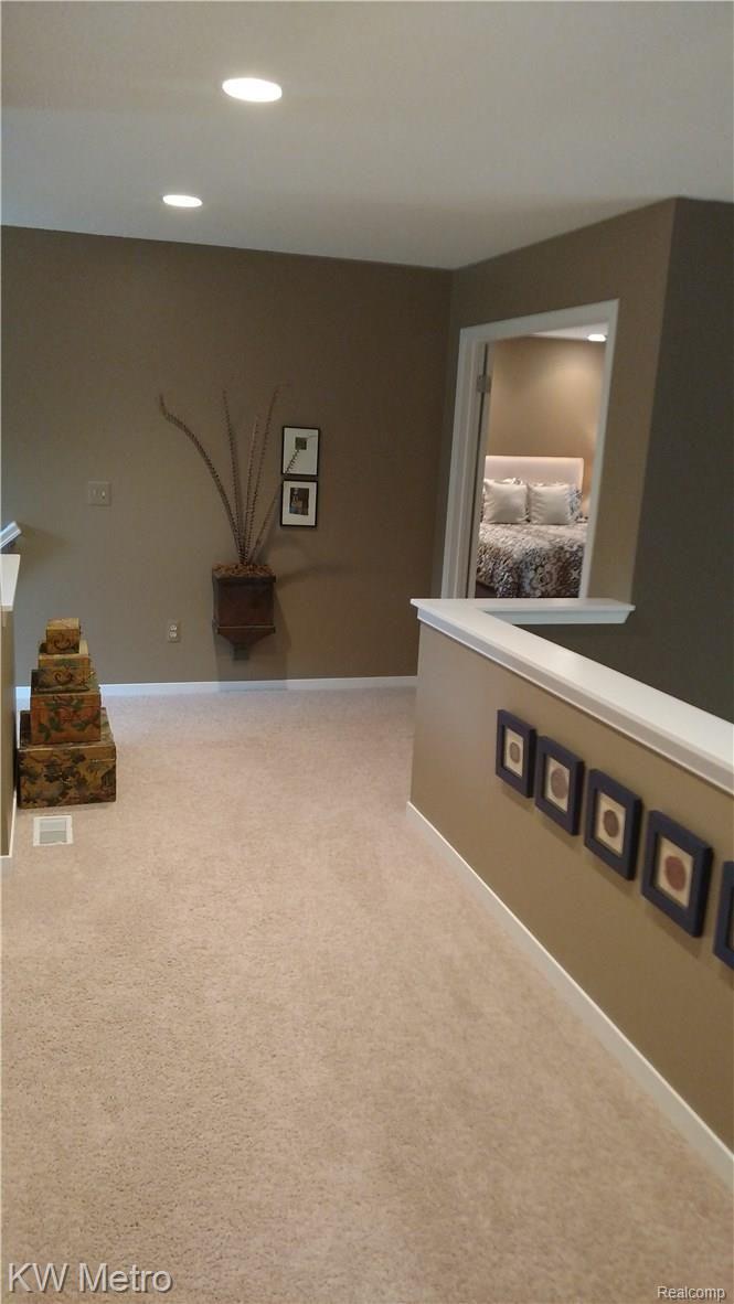 6150 Spring Vale Road West Bloomfield, MI 48322 - Photo 18 of 27 IMG_20160923_162130677.jpg