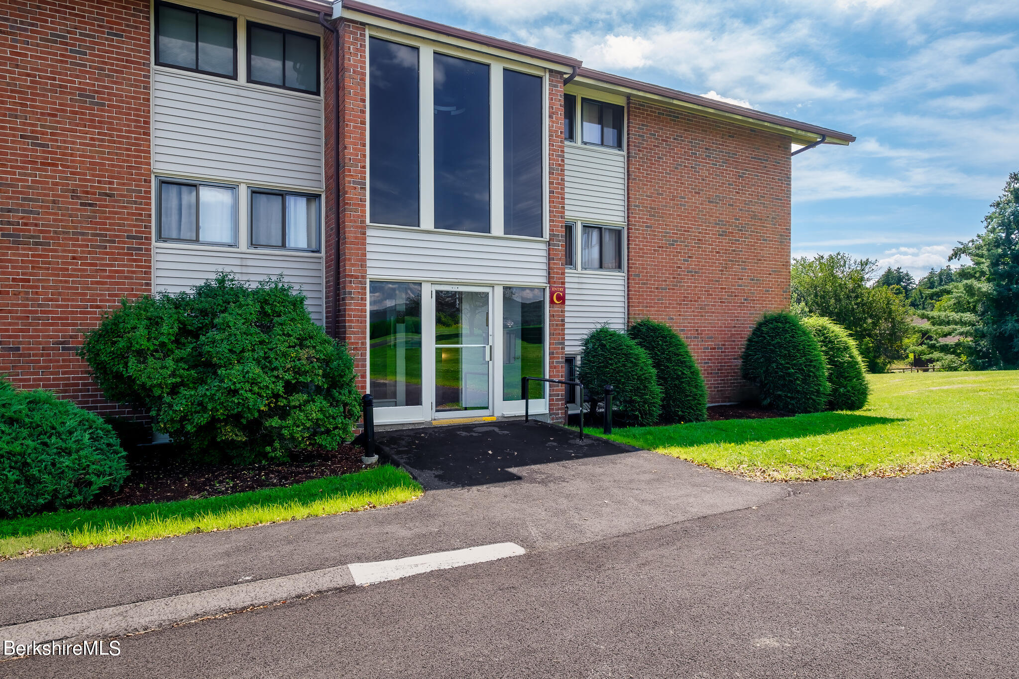 189 Stratton Road, Unit C1 Williamstown, MA 01267 - Photo 2 of 15 2-189-Stratton