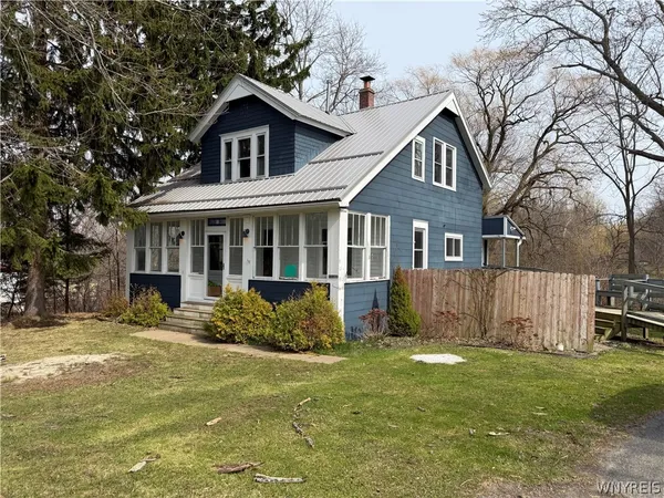 $199,900 | 12182 Old Main Road, Hanover, NY 14136