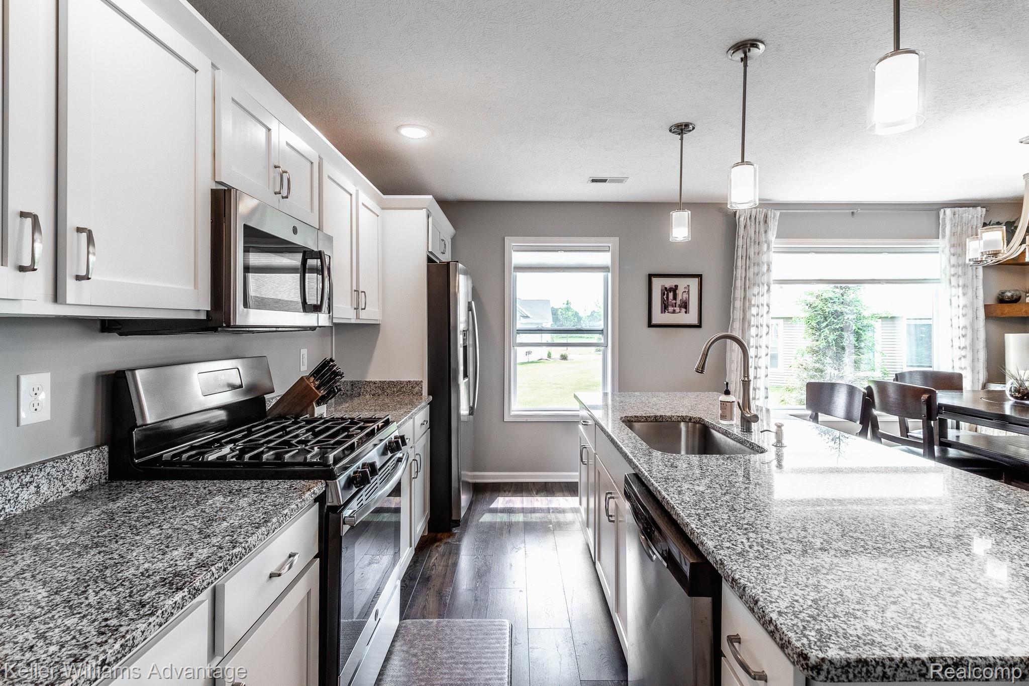 3961 Gallop Road East Lansing, MI 48823 - Photo 17 of 24 IMG_0853-HDR.jpg