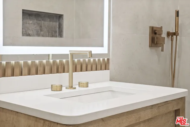 a close view of sink