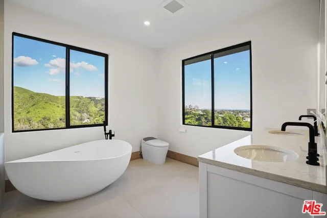 $17,900 | 1036 El Medio Avenue, Pacific Palisades, CA 90272