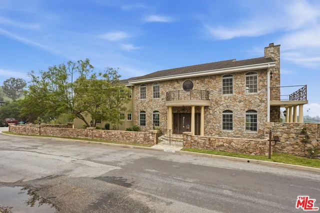 $17,900 | 1036 El Medio Avenue, Pacific Palisades, CA 90272