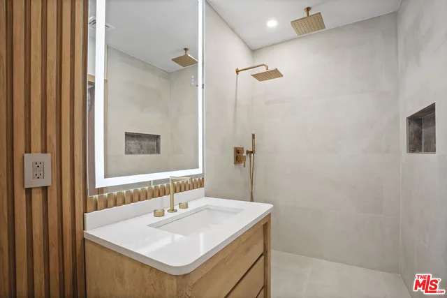 $17,900 | 1036 El Medio Avenue, Pacific Palisades, CA 90272