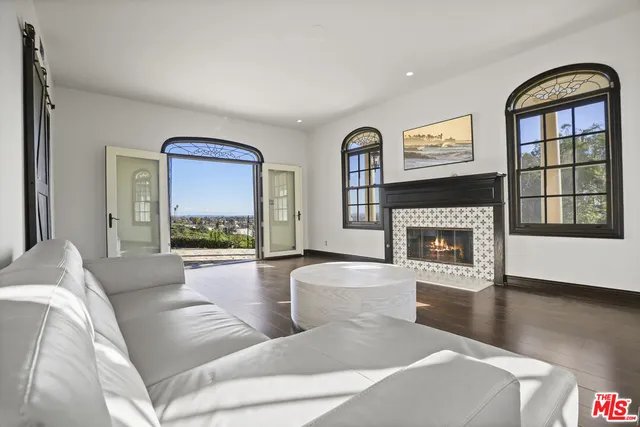 $17,900 | 1036 El Medio Avenue, Pacific Palisades, CA 90272