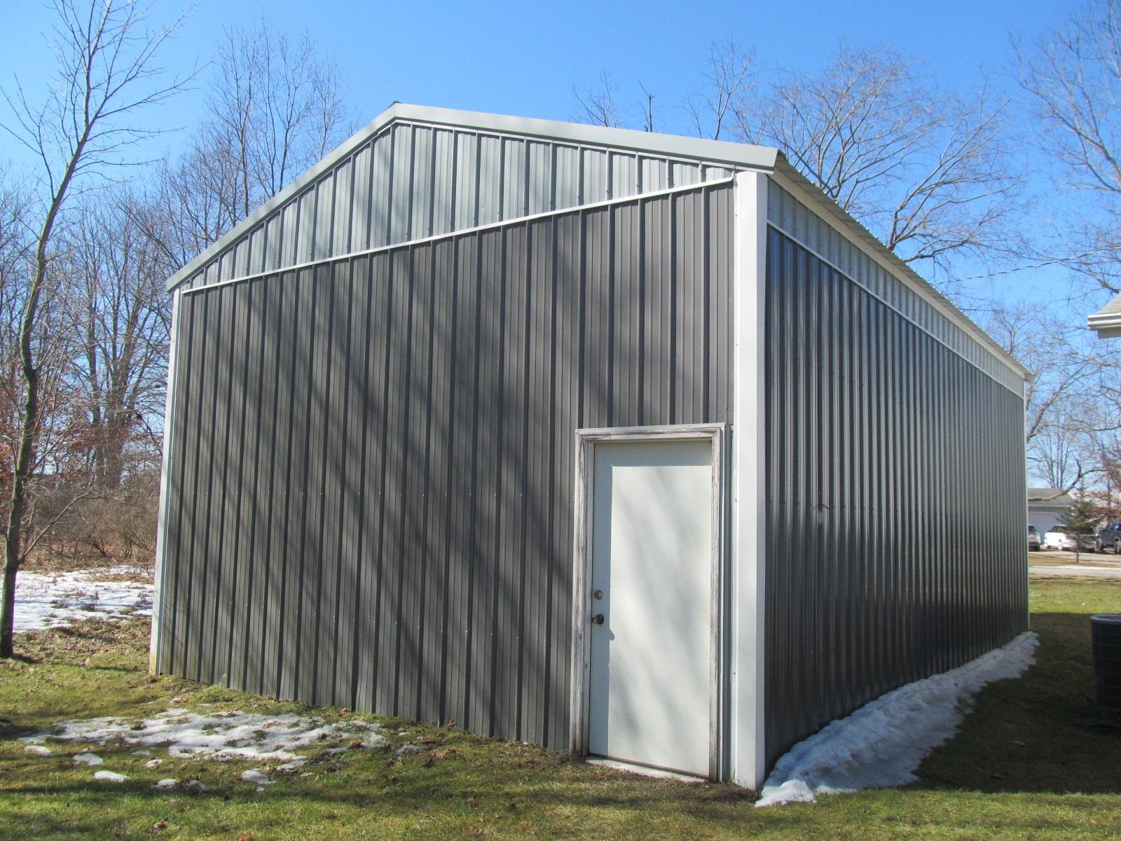 3811 Cecil Road Cadillac, MI 49601 - Photo 28 of 31 1897803-27.JPG