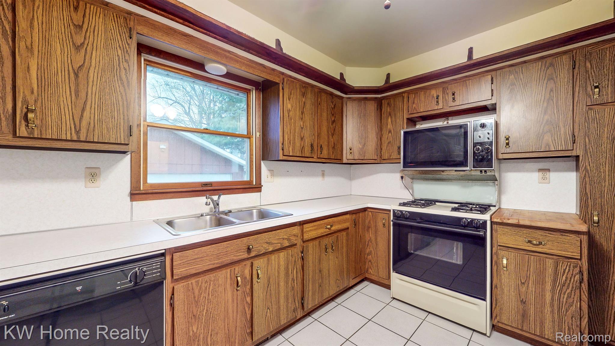 837 Grove Road Ypsilanti, MI 48198 - Photo 6 of 34 Gallery Image 6