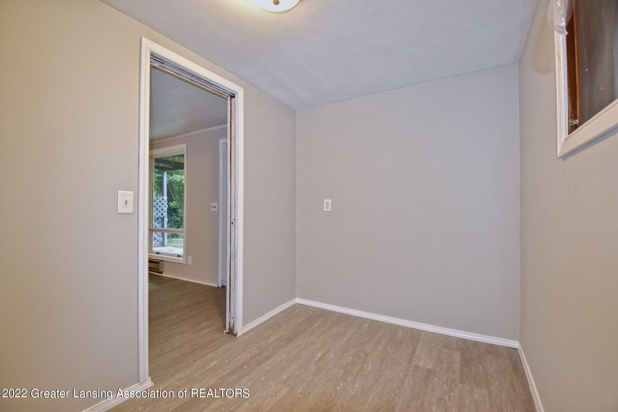 1230 West Jolly Road Lansing, MI 48910 - Photo 22 of 36 21