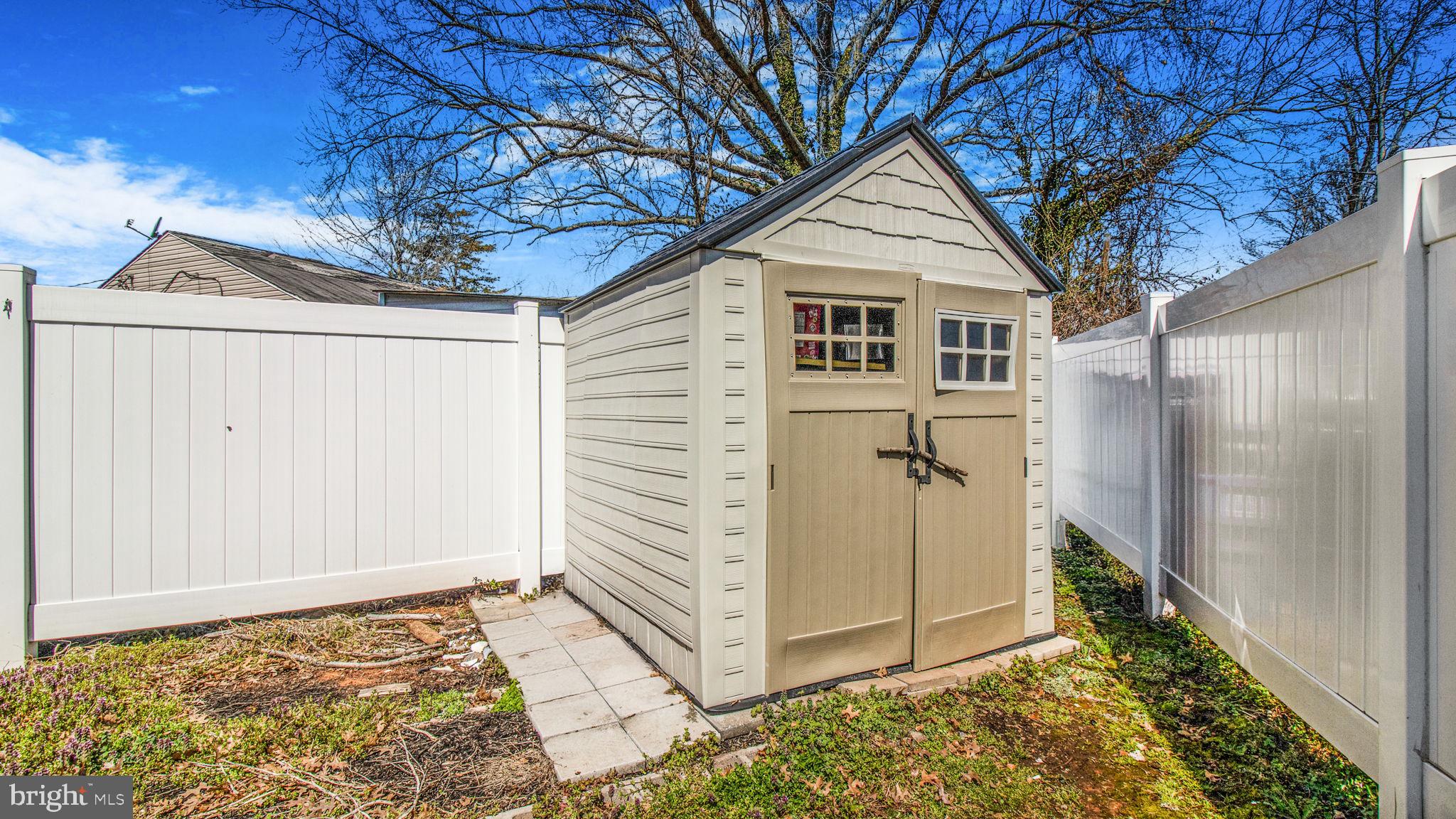 7600 Greenleaf Road Hyattsville, MD 20785 - Photo 37 of 42 a view of a garage