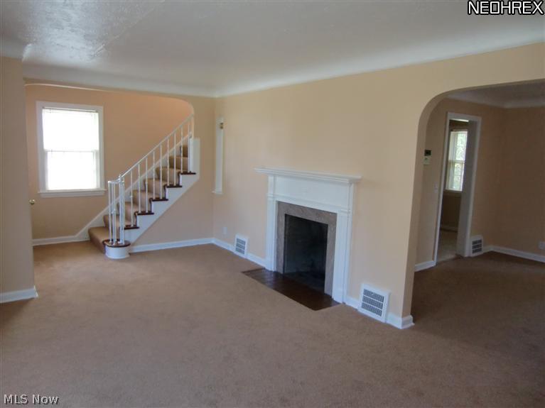 1131 Pennfield Road Cleveland, OH 44121 - Photo 2 of 23