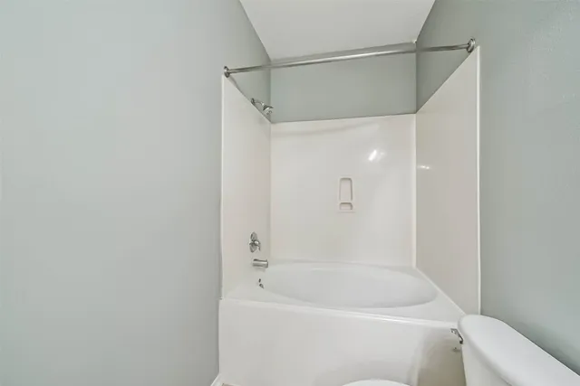 $2,200 | 8726 Old Maple Lane, Humble, TX 77338