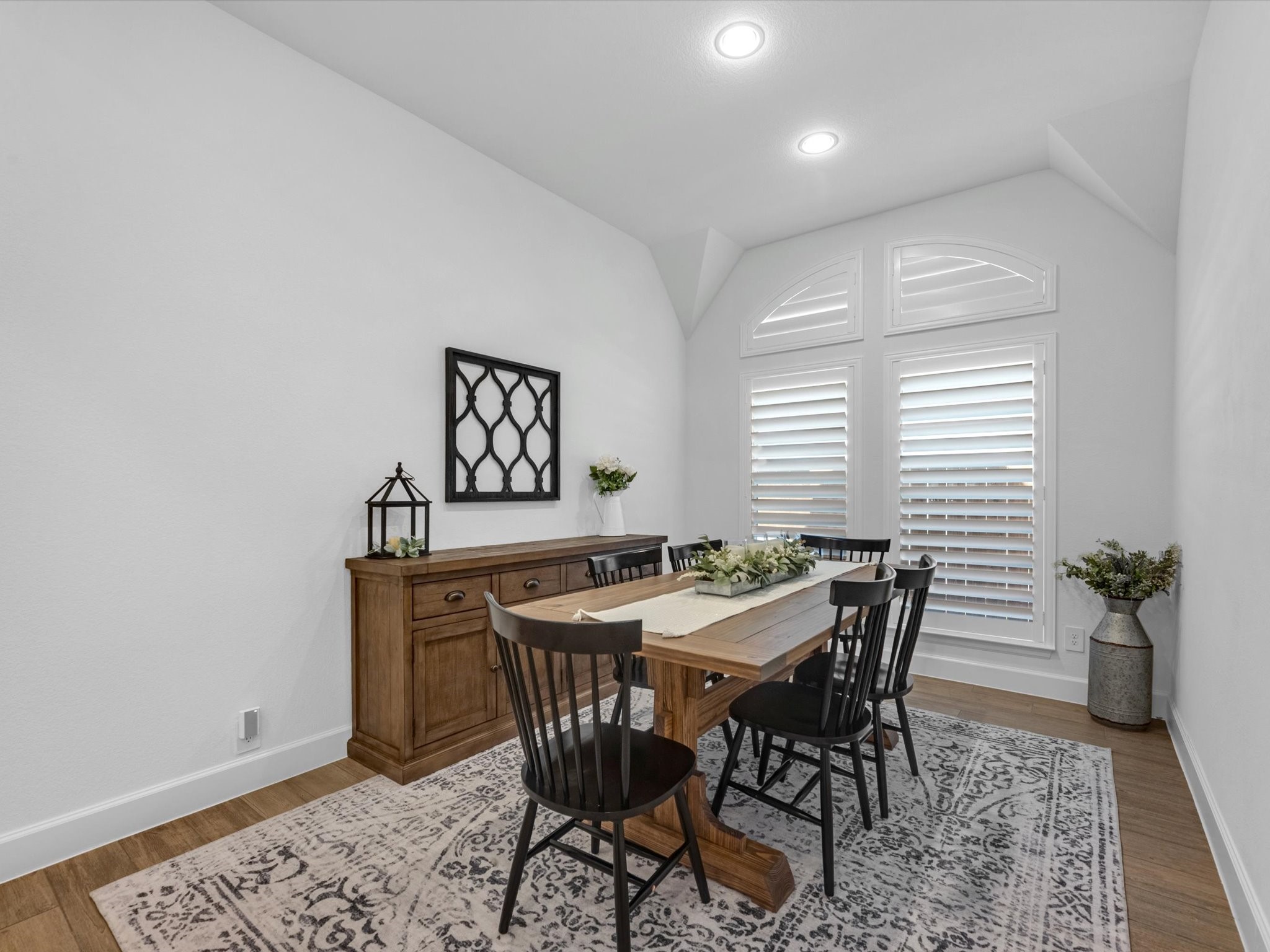 4803 Bernard Drive Rosharon, TX 77583 - Photo 11 of 30 breakfast area to the right of the kitchen