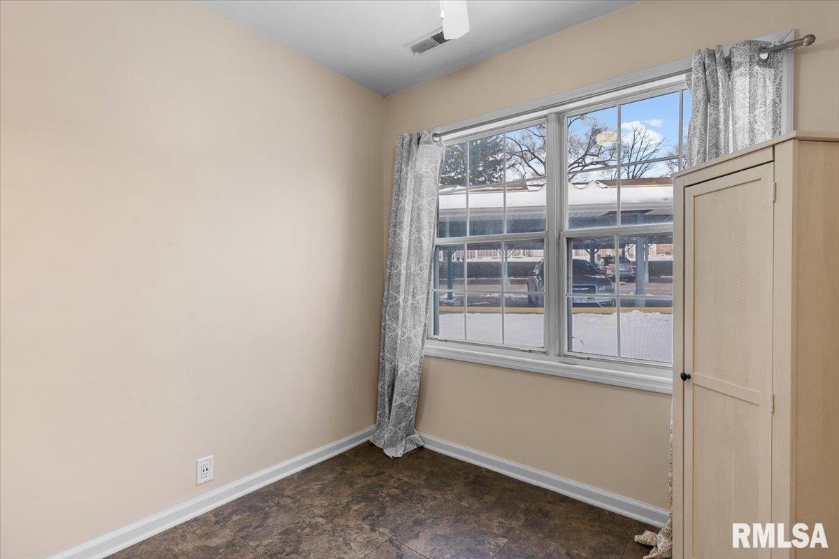 6 Sycamore Row Springfield, IL 62702 - Photo 16 of 29 Gallery Image 16