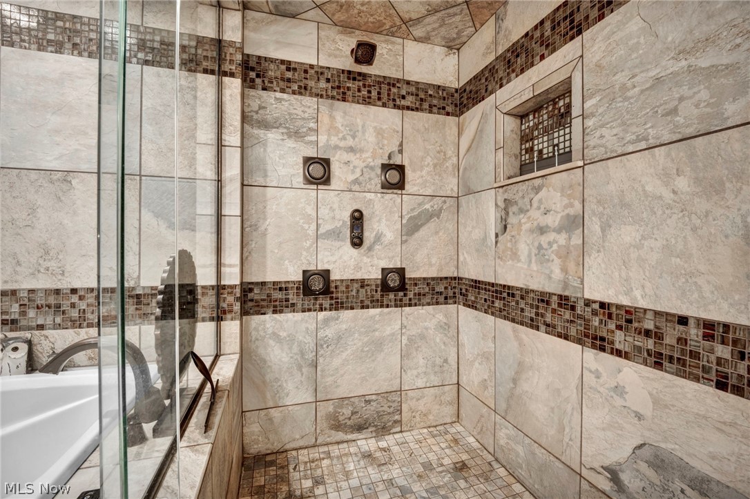 6131 Cedar Lane Canton, OH 44708 - Photo 29 of 49 Gallery Image 29