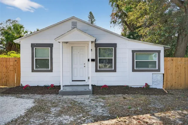 $2,900 | 4324 16th Avenue South, St. Petersburg, FL 33711