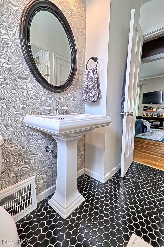 16509 Munn Road Cleveland, OH 44111 - Photo 14 of 32 Gallery Image 14