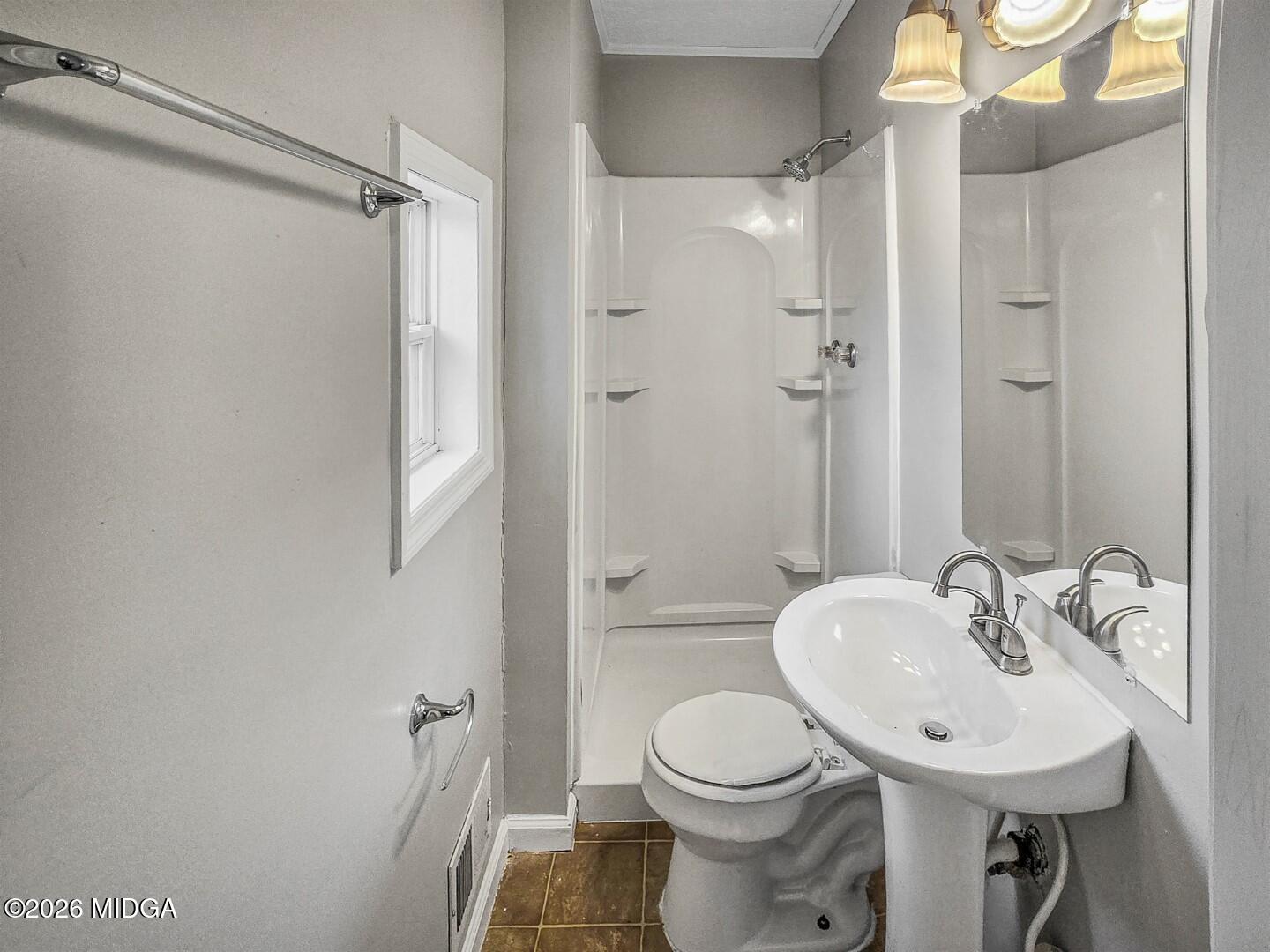 673 Maloy Road Griffin, GA 30224 - Photo 27 of 40 PRIMARY BATHROOM