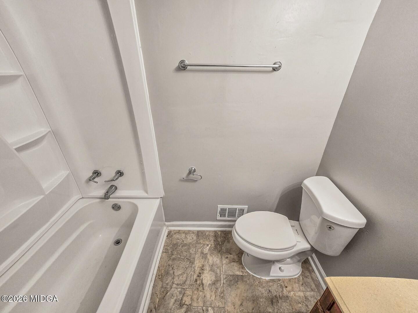 673 Maloy Road Griffin, GA 30224 - Photo 30 of 40 GUEST BATHROOM