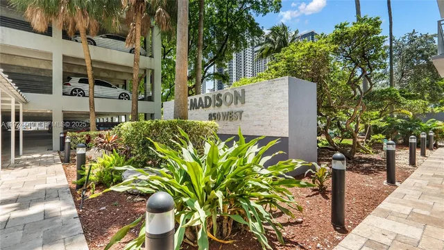 $2,300 | 850 North Miami Avenue, Unit W1707, Miami, FL 33136