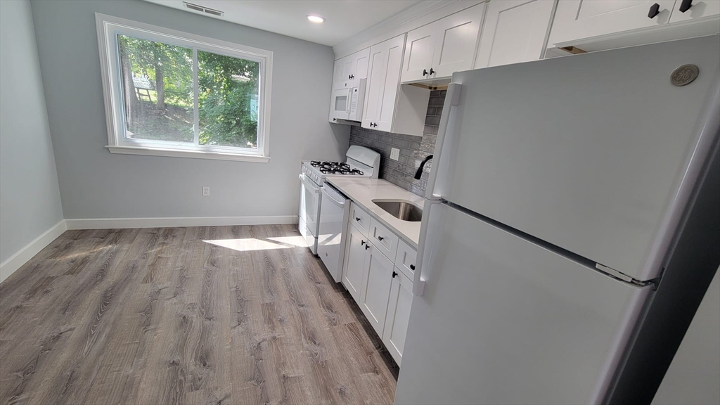 5 Lenox Street, Unit 4 Lowell, MA 01852 - Photo 13 of 34