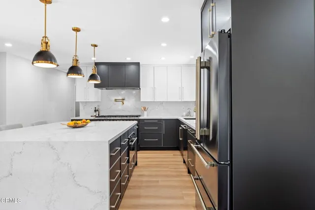 $1,949,000 | 978 Colina Vista, Ventura, CA 93003