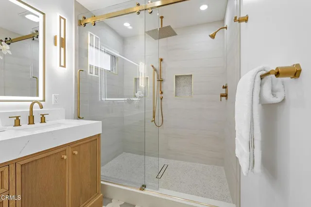 $1,949,000 | 978 Colina Vista, Ventura, CA 93003