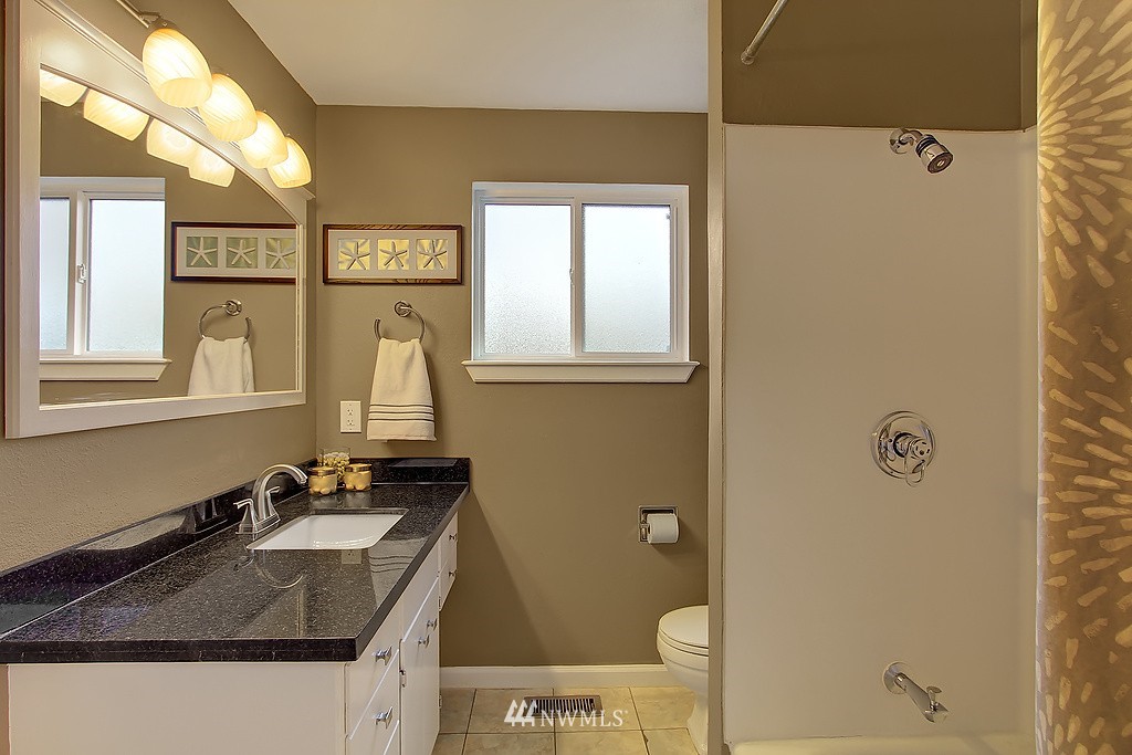 3407 Alaska Road Brier, WA 98036 - Photo 9 of 15 Gallery Image 9