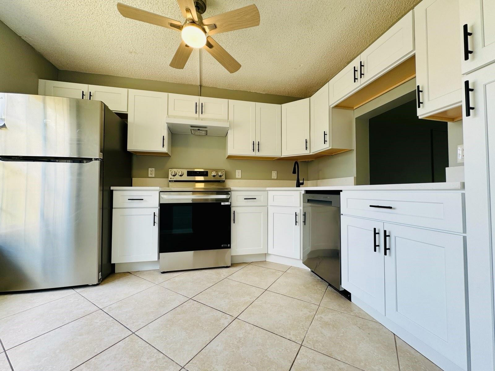 222 Foxtail Drive, Unit E Greenacres, FL 33415 - Photo 2 of 27 Photo 2
