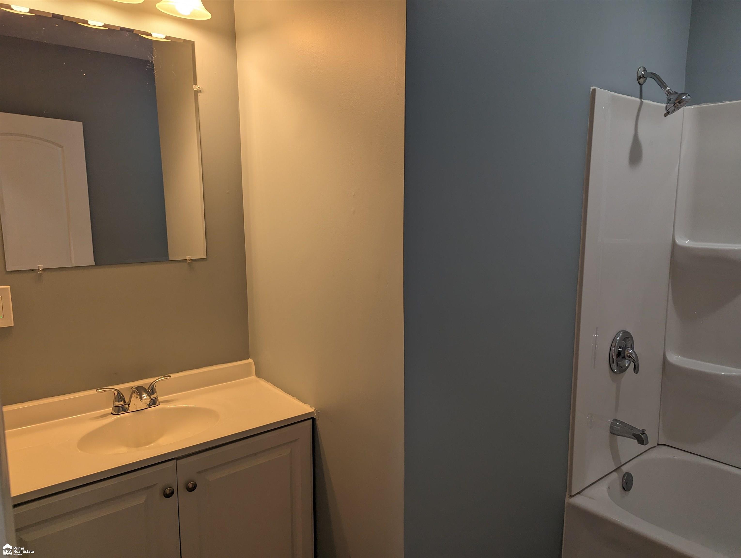 1180 Allen Street Burton, MI 48529 - Photo 7 of 18 50171265-7f8f3cf0-32f4-4b92-89f6-d26118501b53.JPG