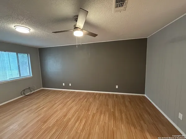 $1,250 | 206 Redbud Lane, Unit A, New Braunfels, TX 78130