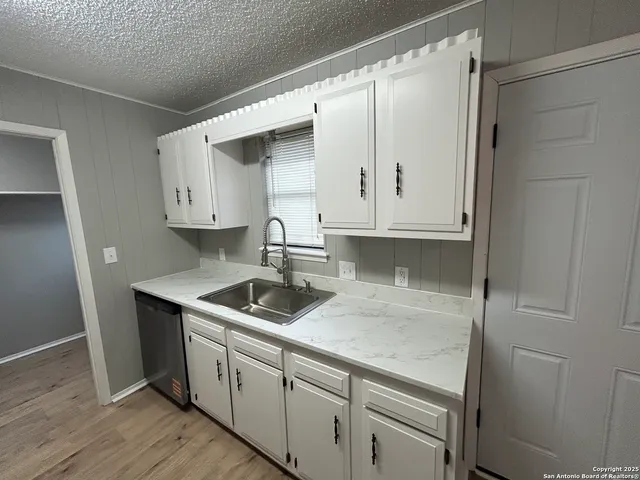 $1,299 | 206 Redbud Lane, Unit A, New Braunfels, TX 78130