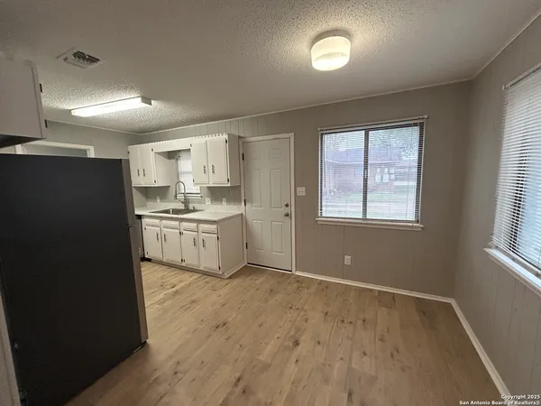 $1,250 | 206 Redbud Lane, Unit A, New Braunfels, TX 78130